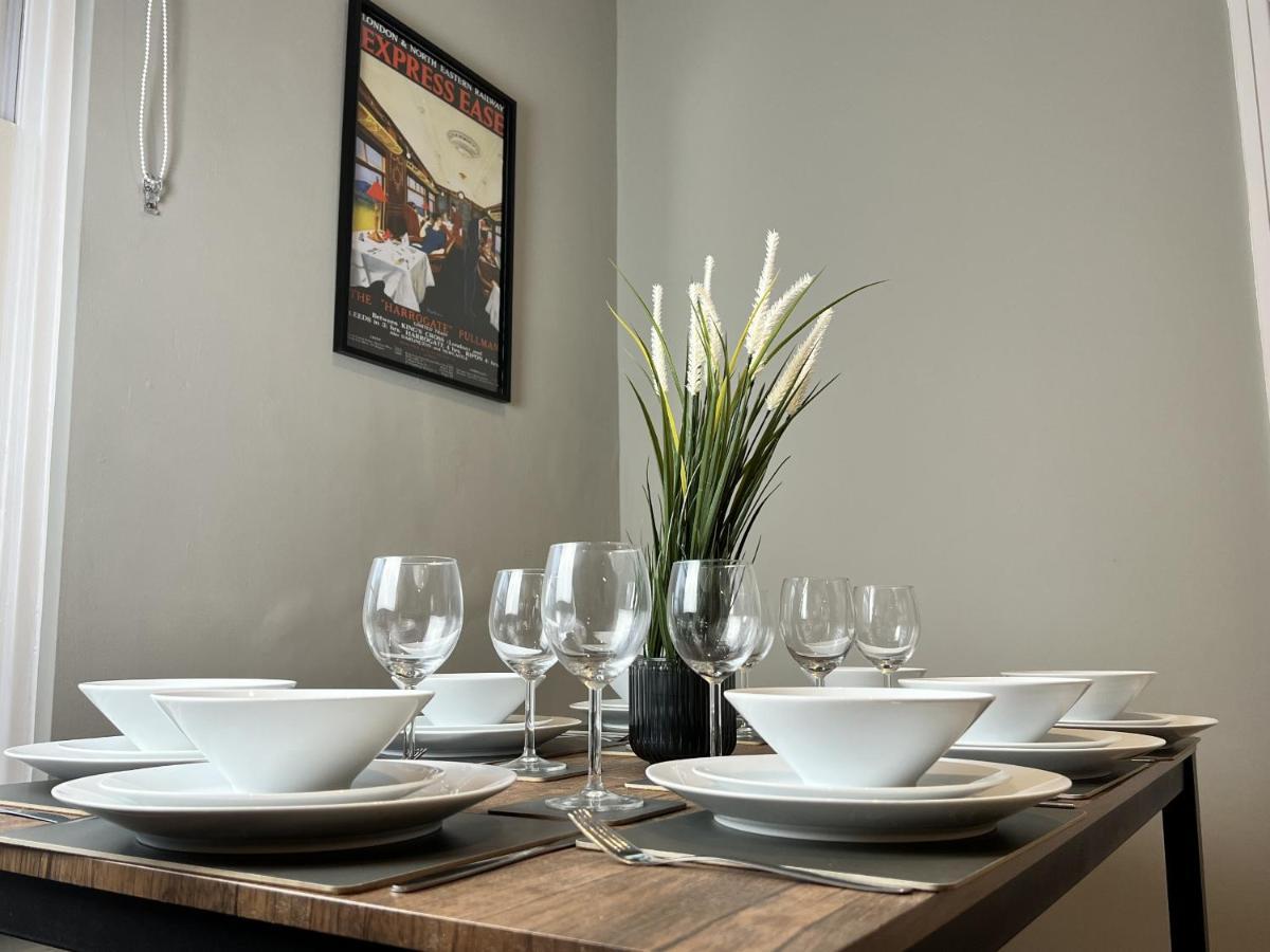 Luxurious Harrogate Penthouse With Free Parking Apartment Luaran gambar