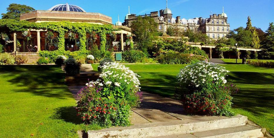 Luxurious Harrogate Penthouse With Free Parking Apartment Luaran gambar